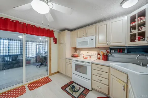 2 Dogwood Lane Manorville NY 11949