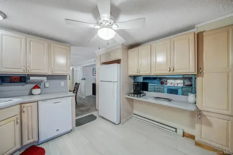 2 Dogwood Lane Manorville NY 11949