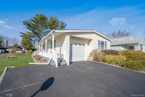 2 Dogwood Lane Manorville NY 11949