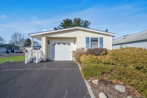 2 Dogwood Lane Manorville NY 11949