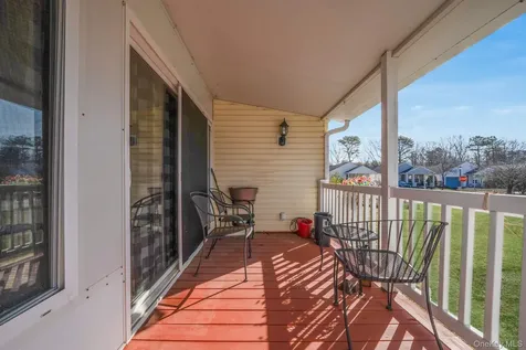 2 Dogwood Lane Manorville NY 11949