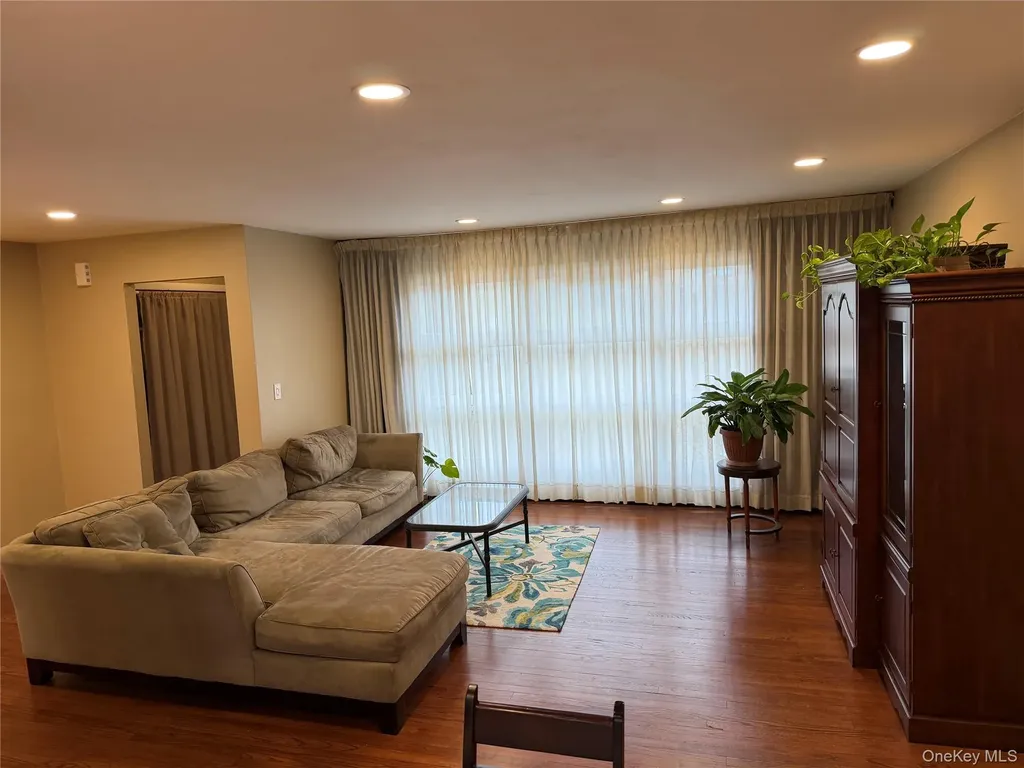 21 Crescent Place Monroe NY 10950