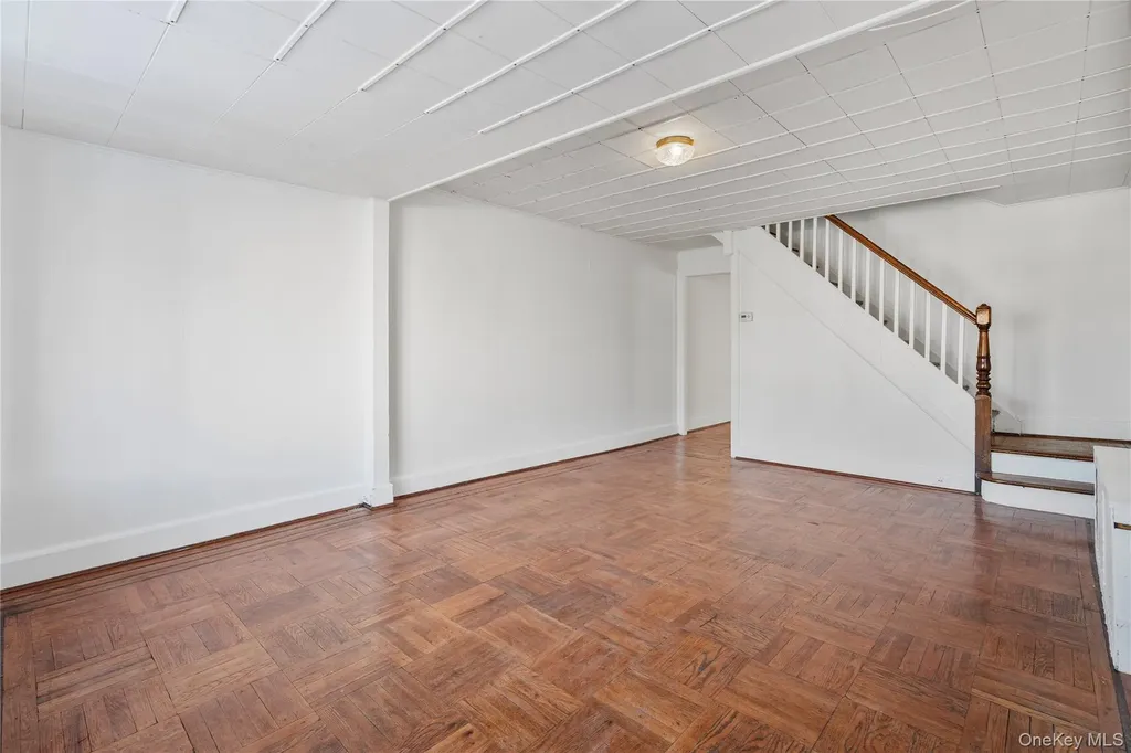 123-10 25th Road Flushing NY 11354