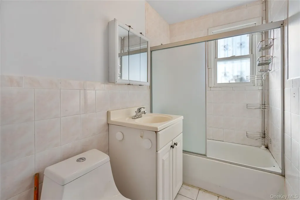 123-10 25th Road Flushing NY 11354