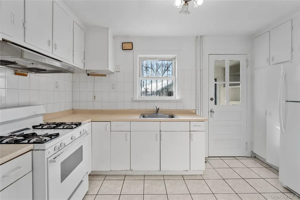 123-10 25th Road Flushing NY 11354