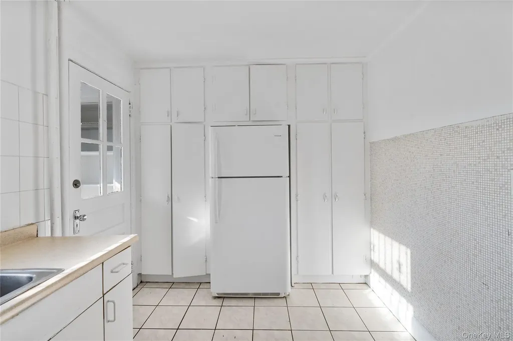 123-10 25th Road Flushing NY 11354