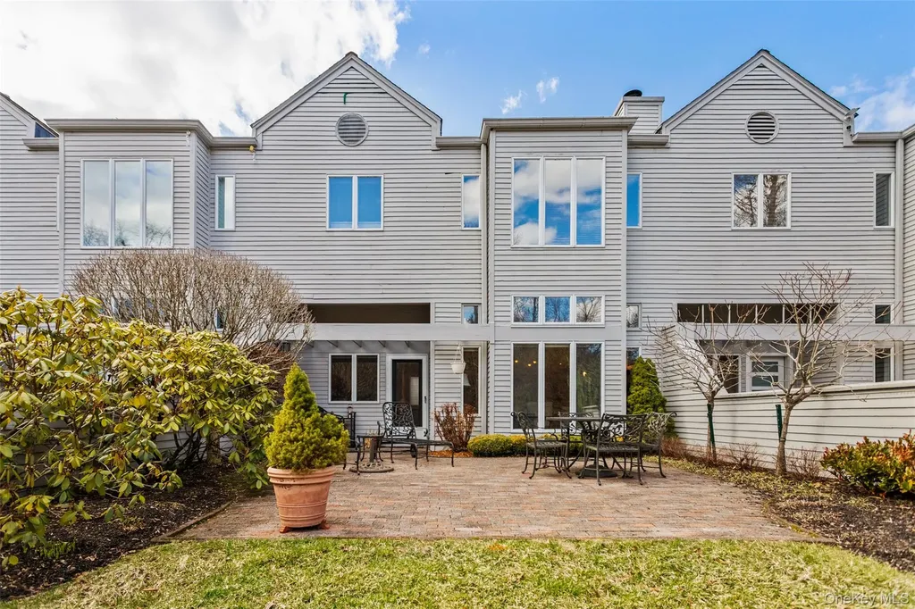 24 Beechwood Way Briarcliff Manor NY 10510