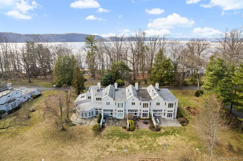 24 Beechwood Way Briarcliff Manor NY 10510