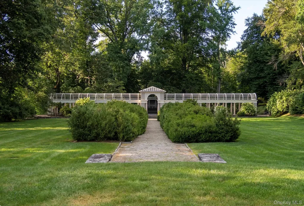 24 Beechwood Way Briarcliff Manor NY 10510