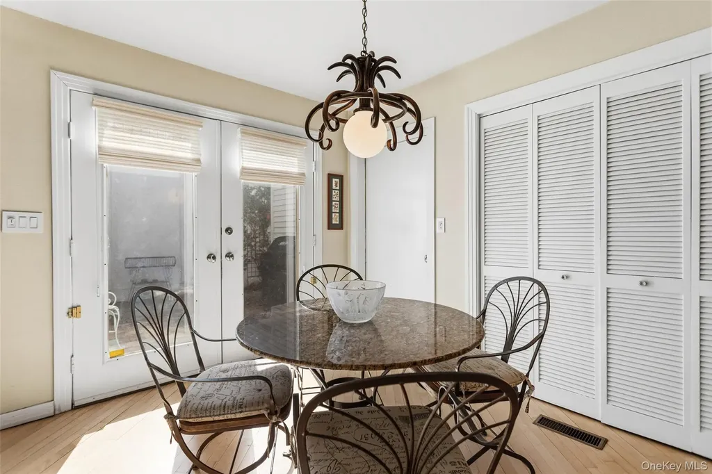 24 Beechwood Way Briarcliff Manor NY 10510