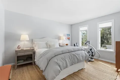 24 Beechwood Way Briarcliff Manor NY 10510