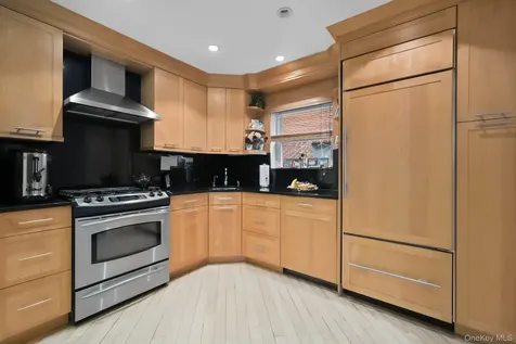 8414 Lefferts Boulevard Kew Gardens NY 11415