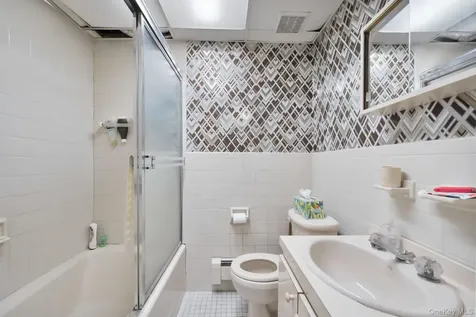 8414 Lefferts Boulevard Kew Gardens NY 11415