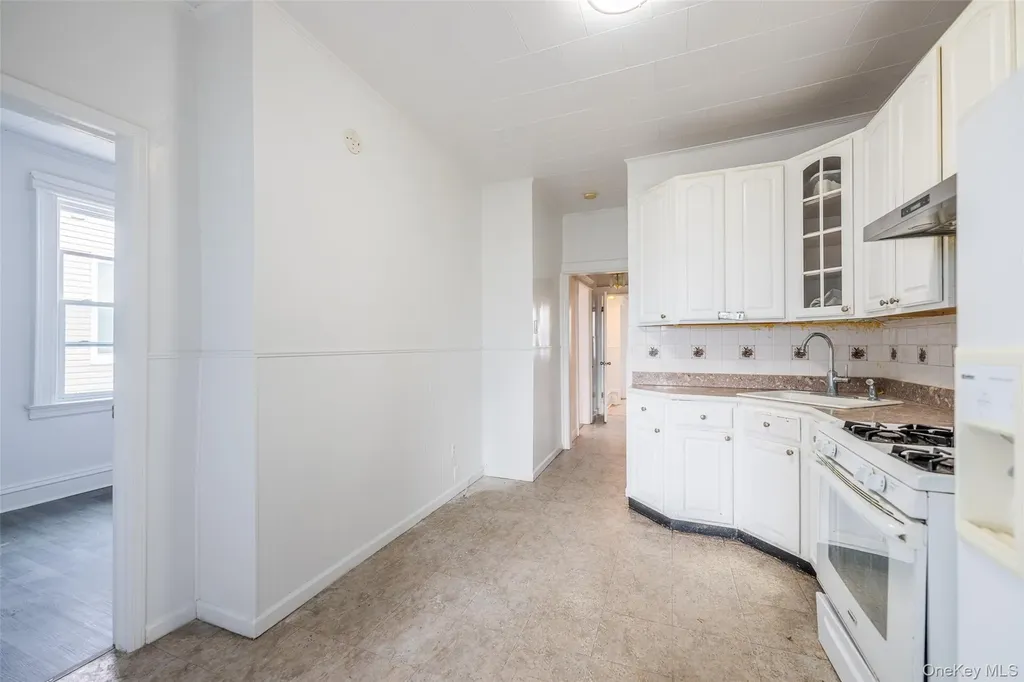 7824 68th Road Middle Village NY 11379