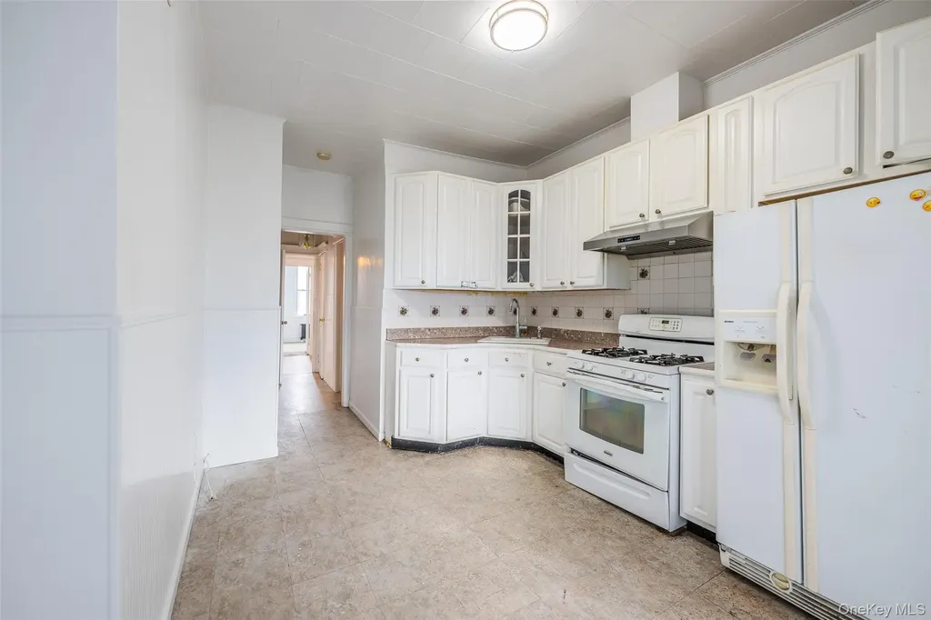 7824 68th Road Middle Village NY 11379