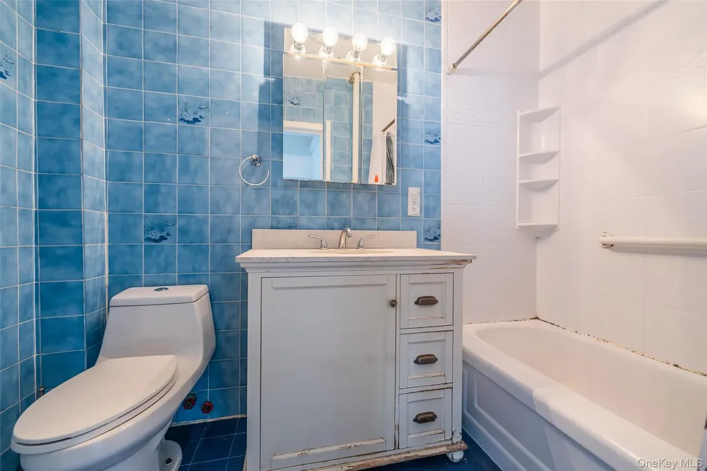 7824 68th Road Middle Village NY 11379