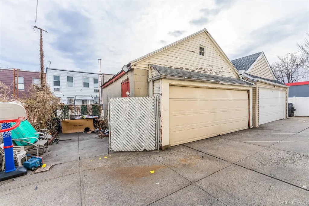 7824 68th Road Middle Village NY 11379