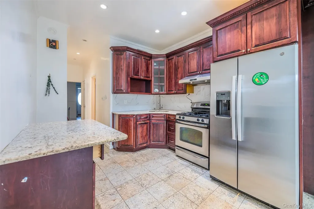 7824 68th Road Middle Village NY 11379