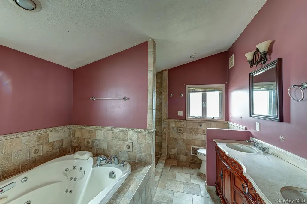 11 Lawrence Road Deer Park NY 11729