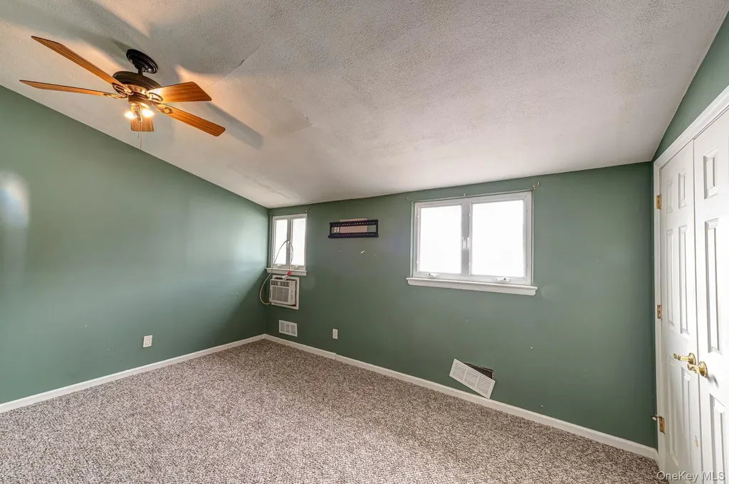 11 Lawrence Road Deer Park NY 11729