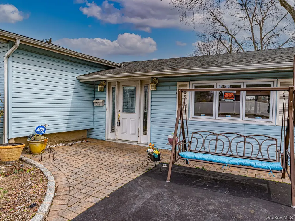 11 Lawrence Road Deer Park NY 11729