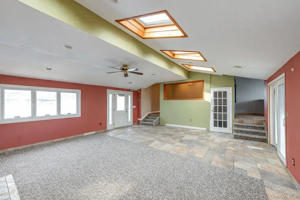 11 Lawrence Road Deer Park NY 11729