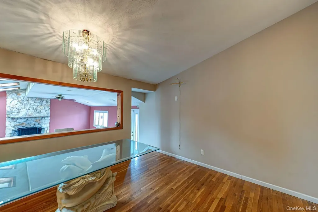 11 Lawrence Road Deer Park NY 11729