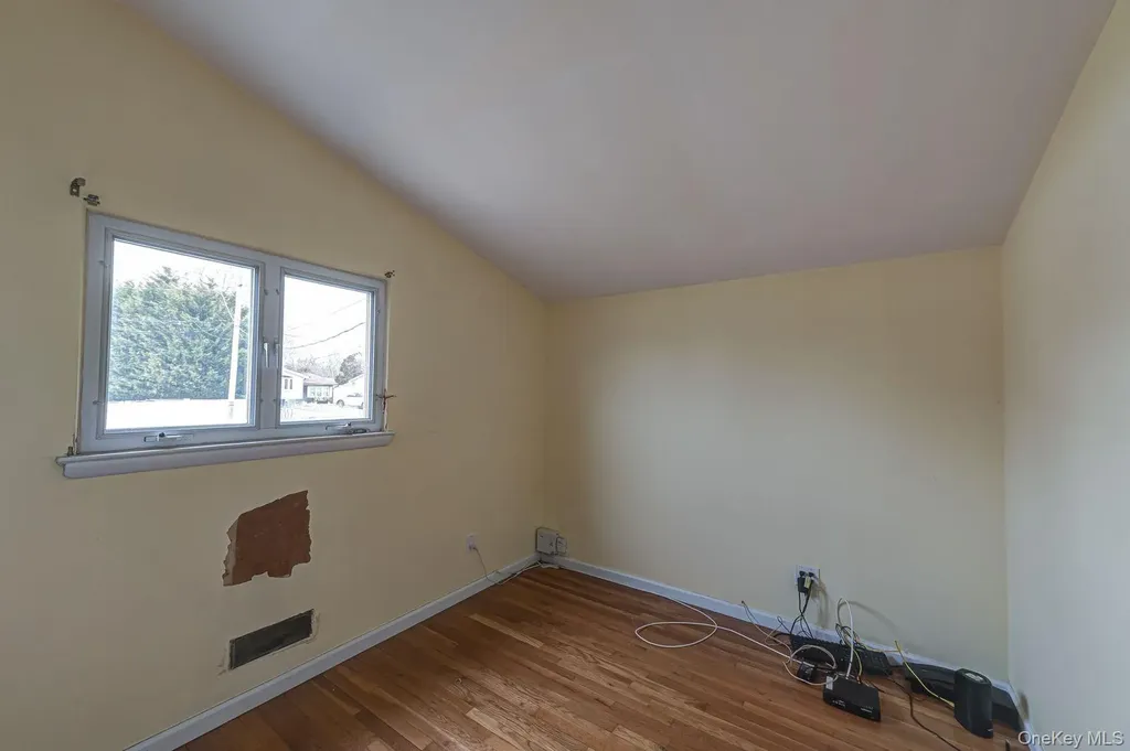 11 Lawrence Road Deer Park NY 11729