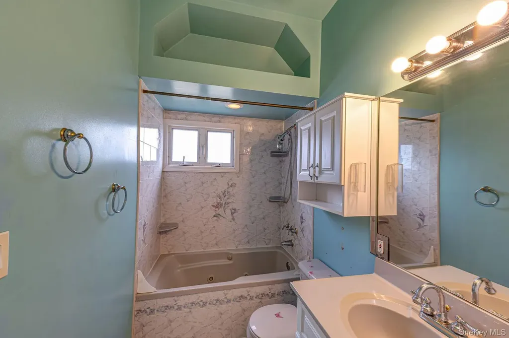 11 Lawrence Road Deer Park NY 11729