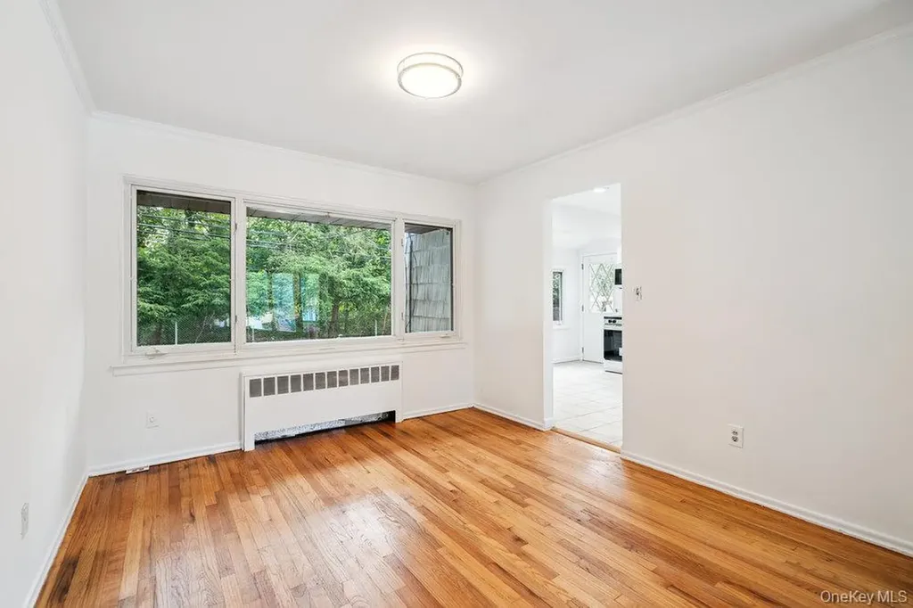 72 Winthrop Road Plainview NY 11803