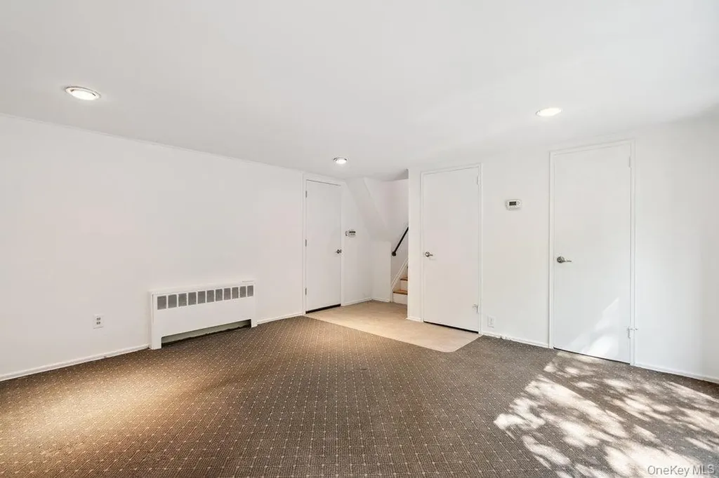 72 Winthrop Road Plainview NY 11803