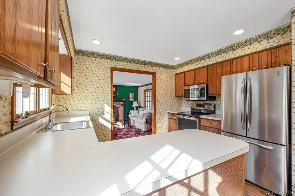 43 Farm Road N Wading River NY 11792