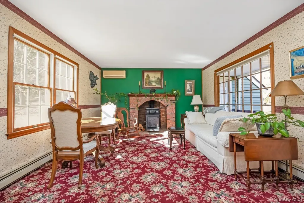 43 Farm Road N Wading River NY 11792