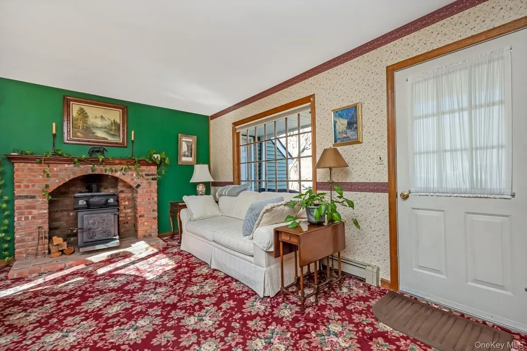 43 Farm Road N Wading River NY 11792