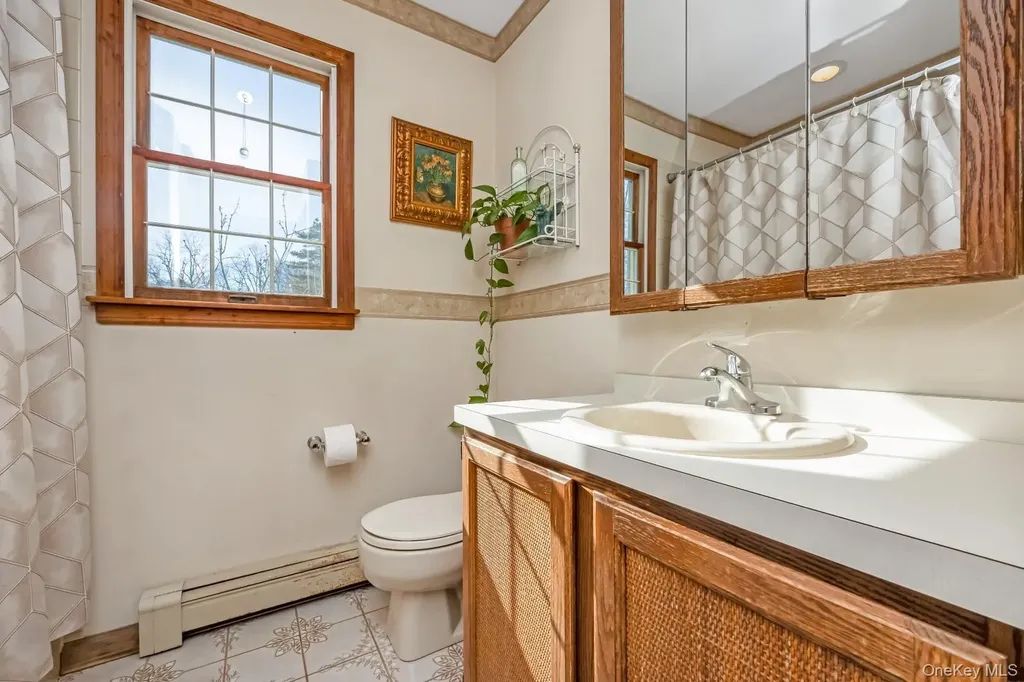 43 Farm Road N Wading River NY 11792