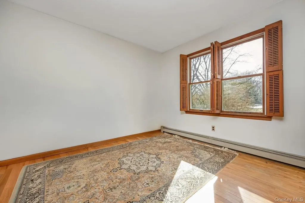 43 Farm Road N Wading River NY 11792
