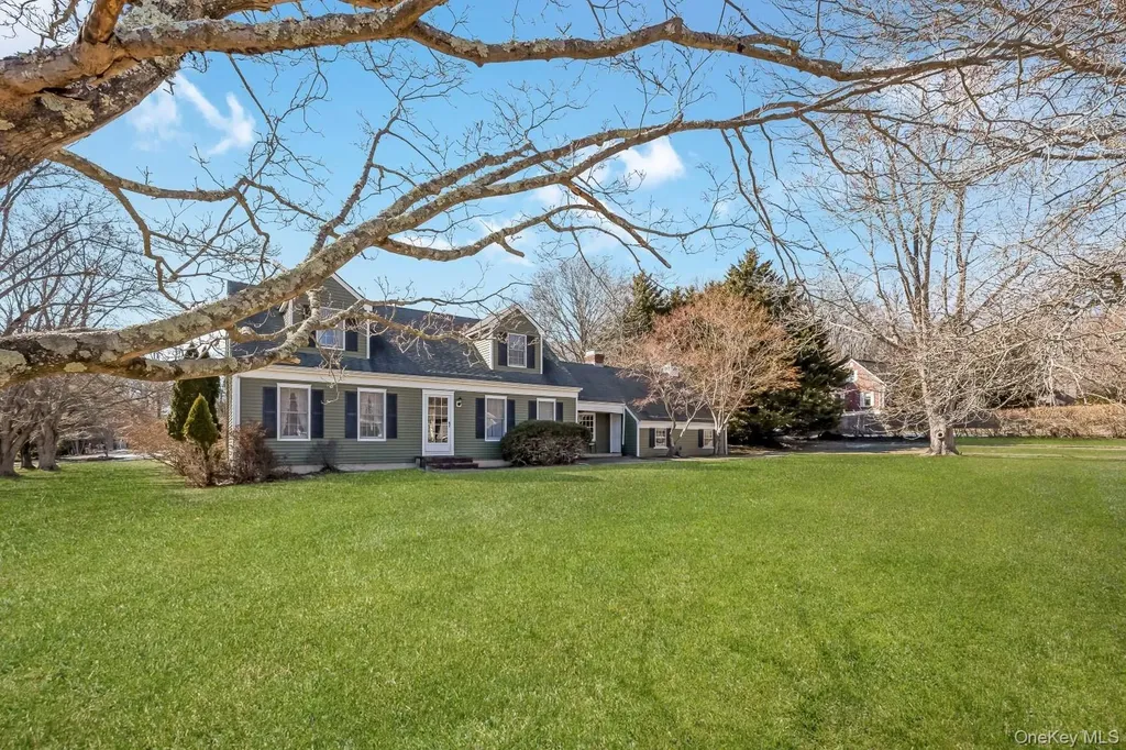 43 Farm Road N Wading River NY 11792