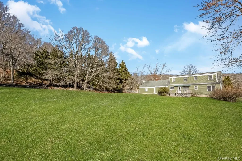 43 Farm Road N Wading River NY 11792