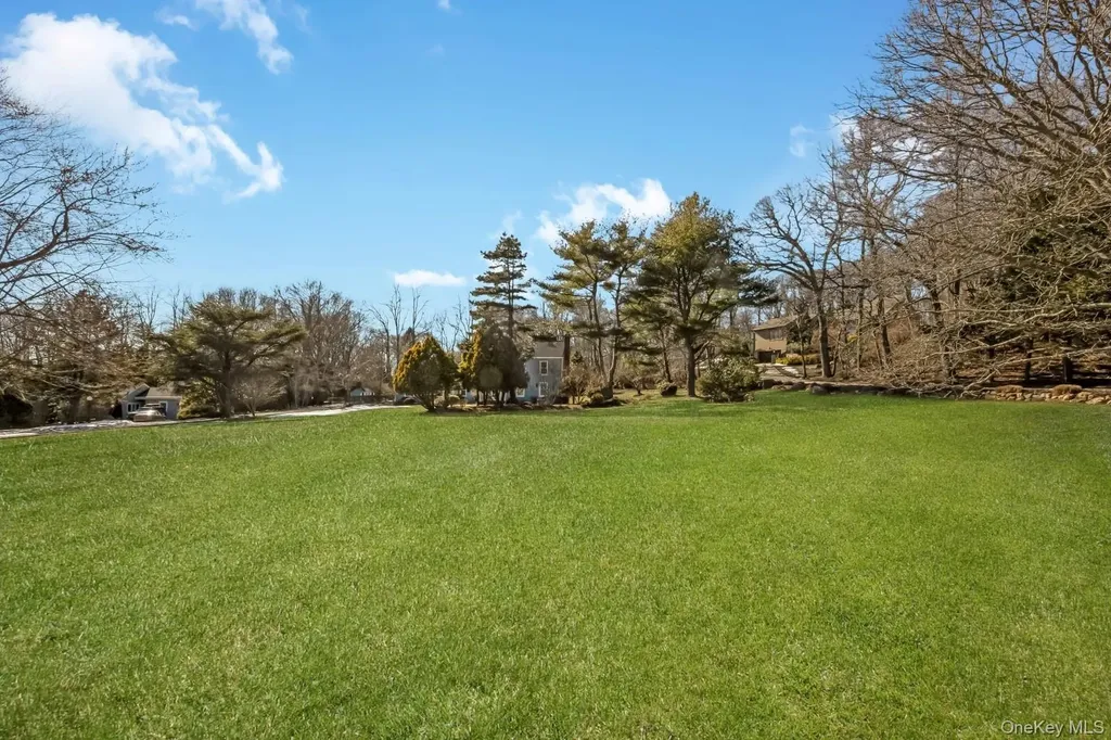 43 Farm Road N Wading River NY 11792