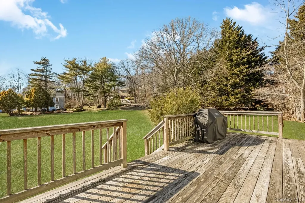 43 Farm Road N Wading River NY 11792