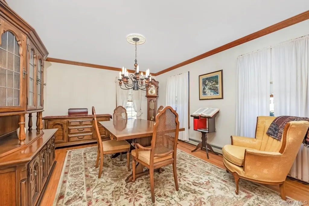43 Farm Road N Wading River NY 11792