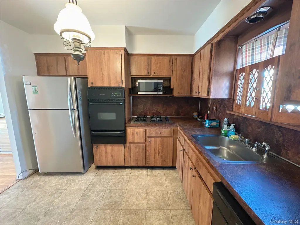 4346 Byrd Street Flushing NY 11355