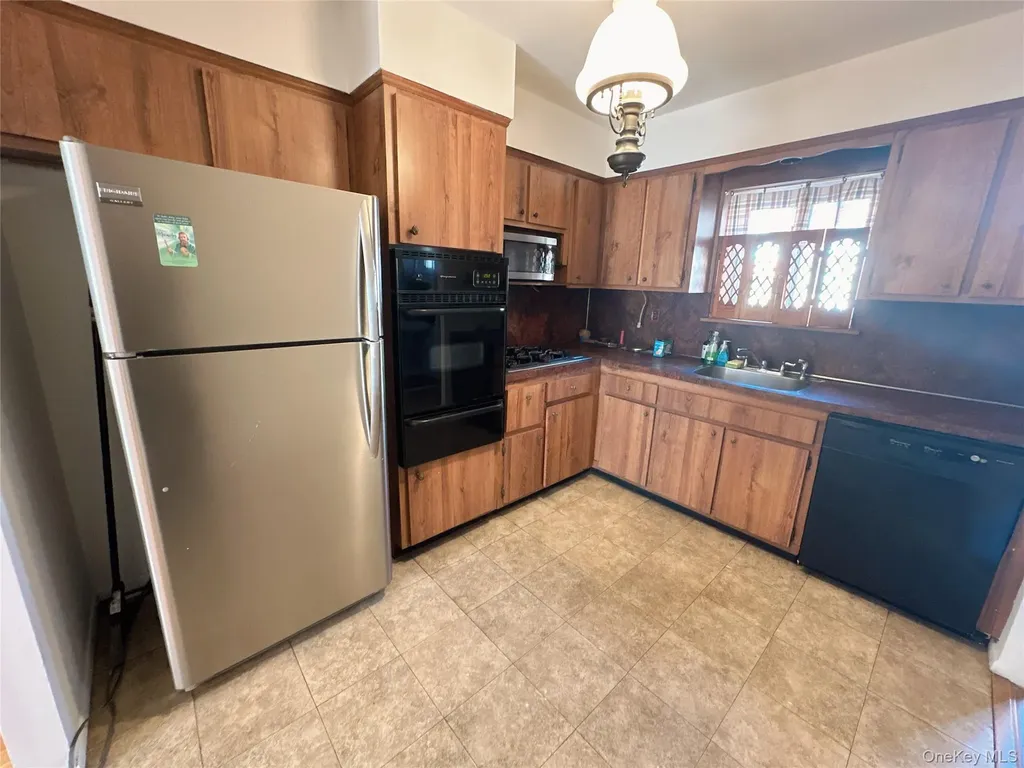4346 Byrd Street Flushing NY 11355