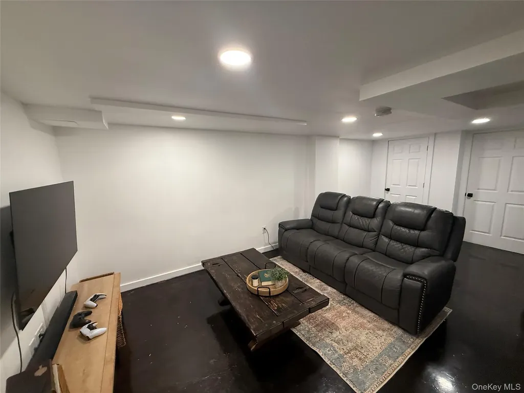 43 Birchwood Drive New Windsor NY 12553