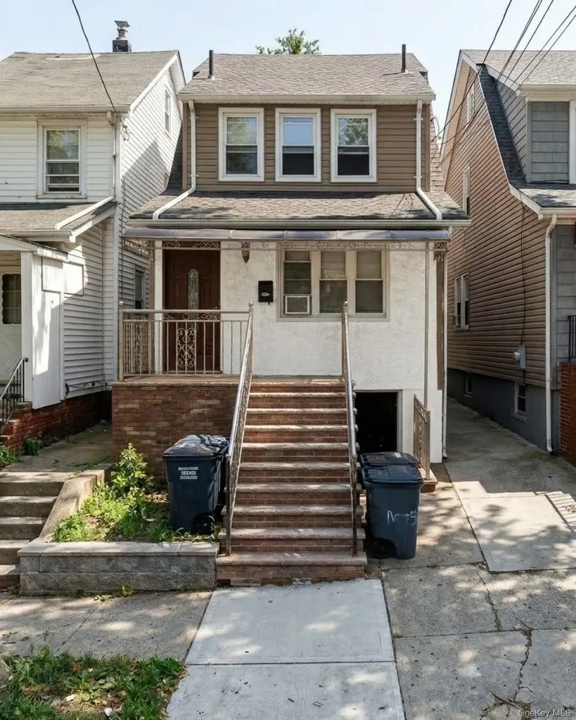 6113 156th Street Flushing NY 11367