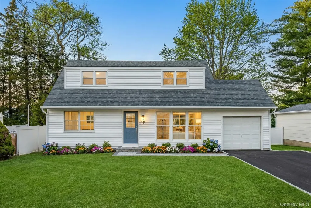 18 Clark Street Huntington NY 11743