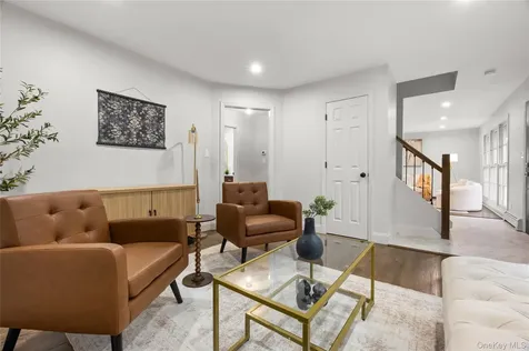 18 Clark Street Huntington NY 11743
