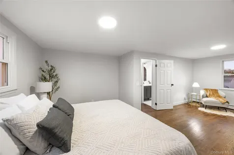 18 Clark Street Huntington NY 11743