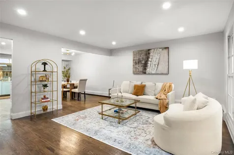 18 Clark Street Huntington NY 11743