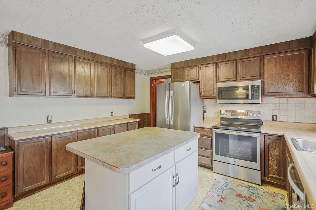 64 John Street Patchogue NY 11772